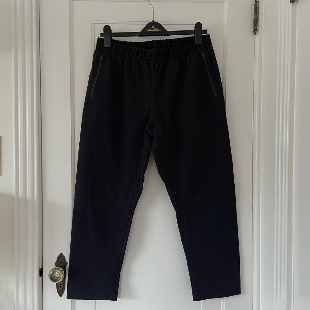 Outdoor Voices RecTrek 26" pants in black, size large